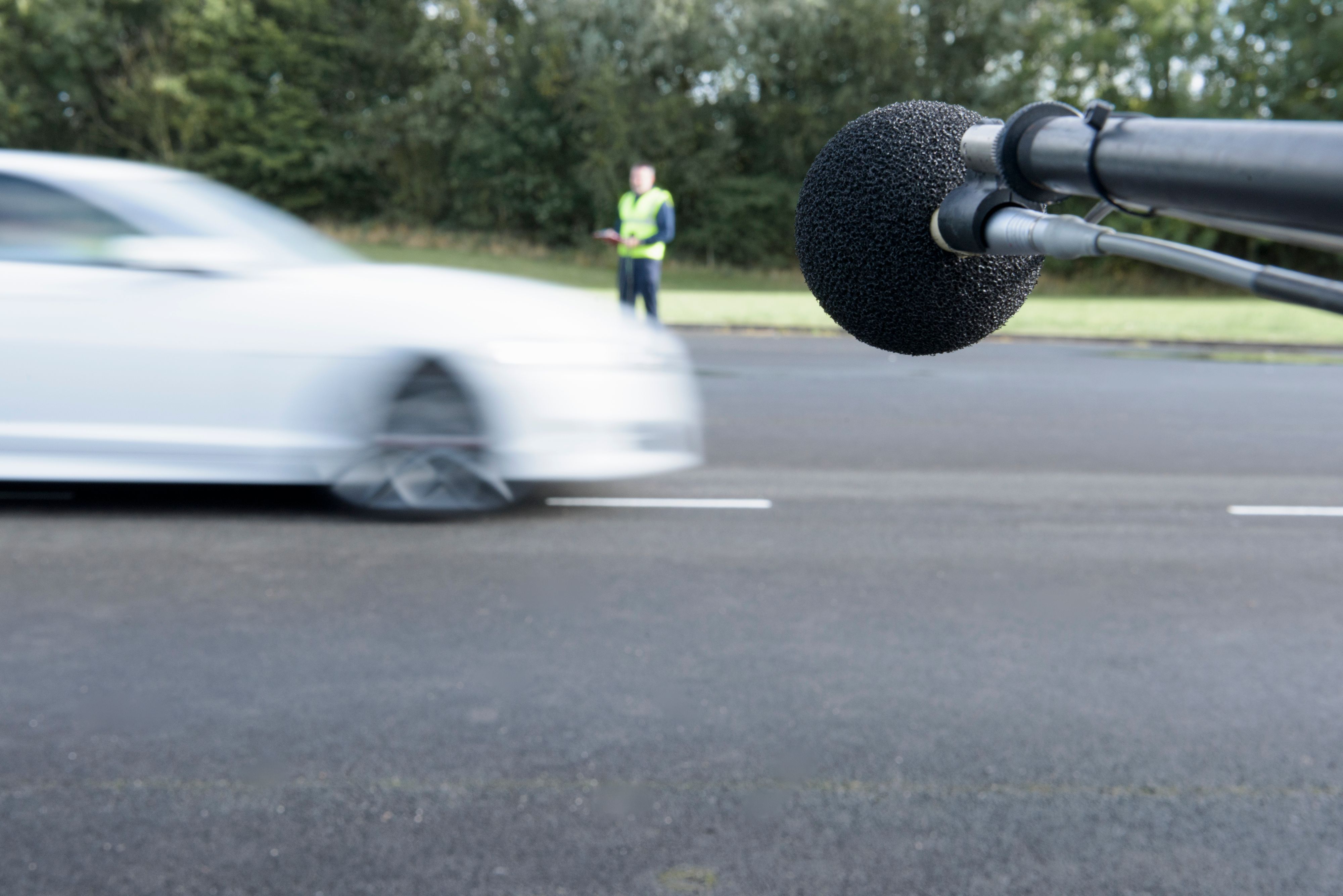 Radars antibruit en suspens, mais certaines amendes plus salées