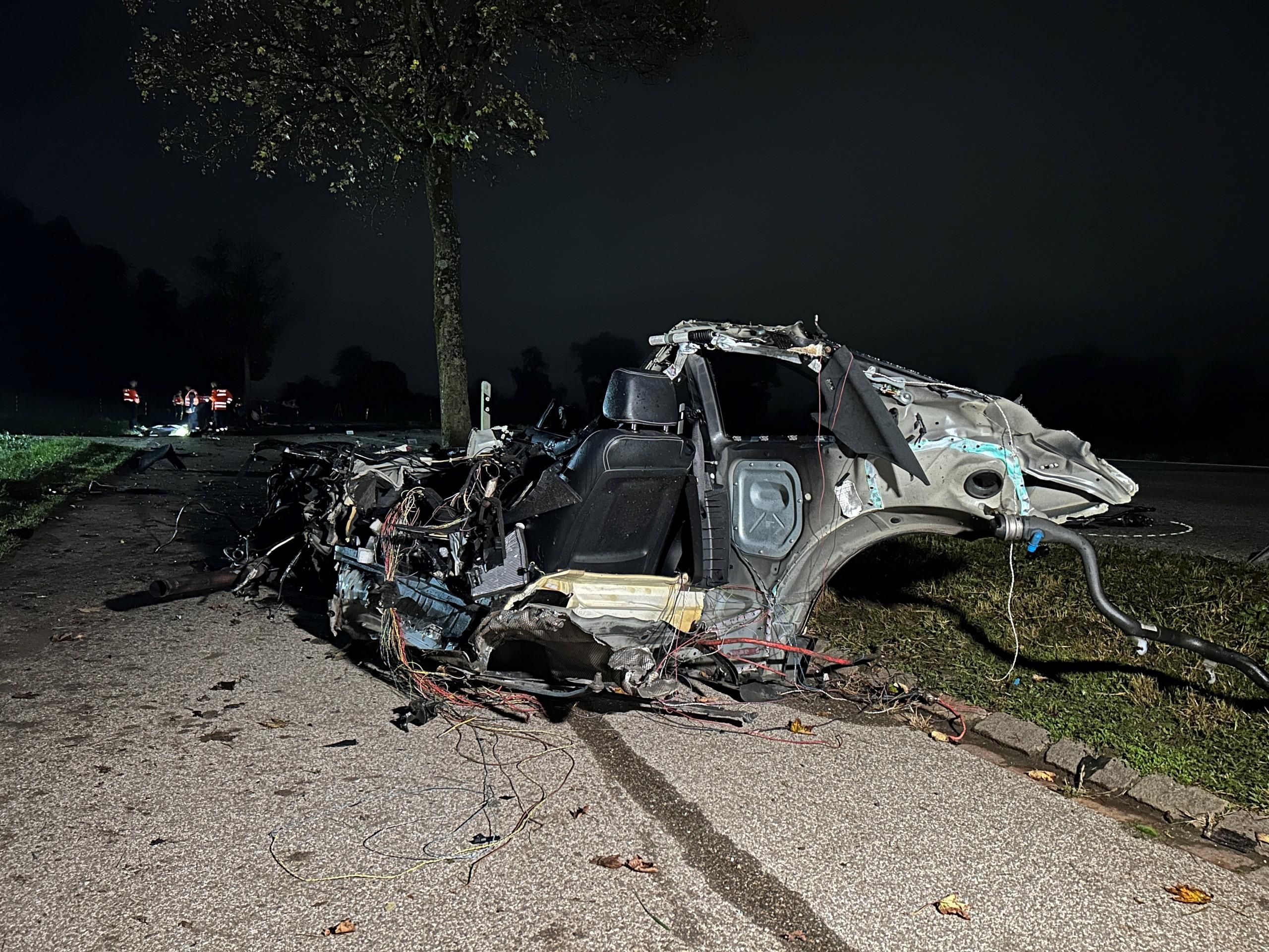 Un jeune conducteur perd la vie après une collision avec un arbre