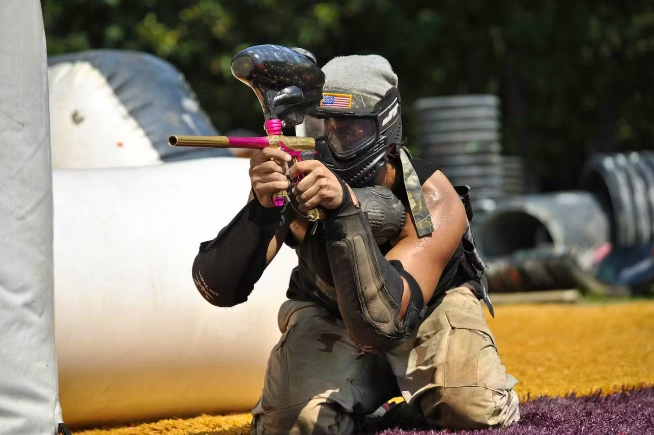 On lui refuse une arme de paintball à cause de son passeport